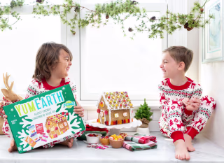 Holiday Gingerbread House Kit