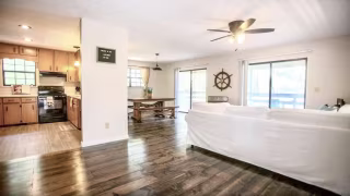 Lakefront Cottage