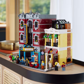 LEGO Icons Jazz Club 10312 Building Set for Adults and Teens, A Collectible Gift for Musicians, Music Lovers, and Jazz Fans, Includes 5 Detailed Rooms Within The Music Venue and 8 Minifigures