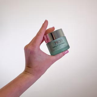Clinique Redness Solutions Daily Relief Cream