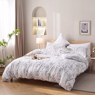 Janzaa Three-Piece Comforter Set