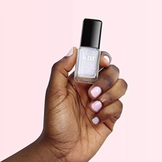 Illuminating Nail Concealer