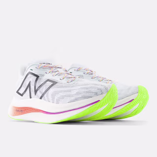 New Balance FuelCell SuperComp Trainer v2