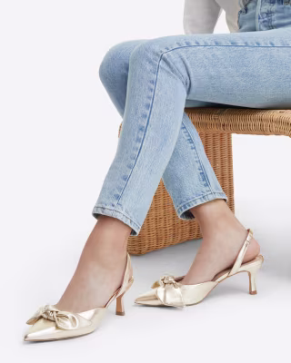 Tess Slingbacks in Gold