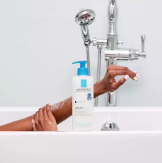 Lipikar AP+ Gentle Foaming Moisturizing Wash
