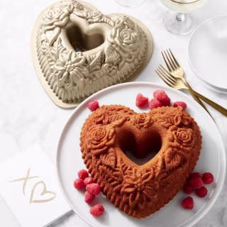 Nonstick Cast Aluminum Floral Heart Bundt Pan