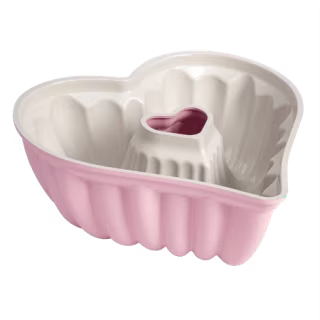 Nonstick Heart Shaped Fluted Pan