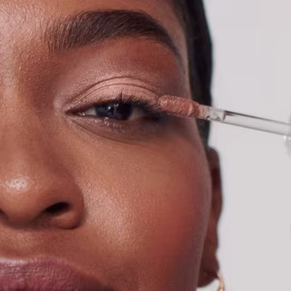 Liquid Powder Eye Tint