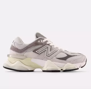 9060 Sneakers