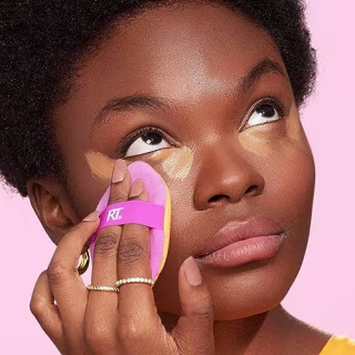 Miracle 2-In-1 Powder Puff + Travel Case