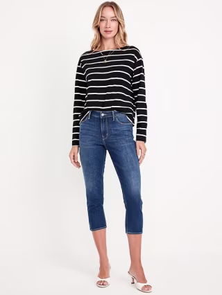 Mid-Rise Wow Capri Jeans