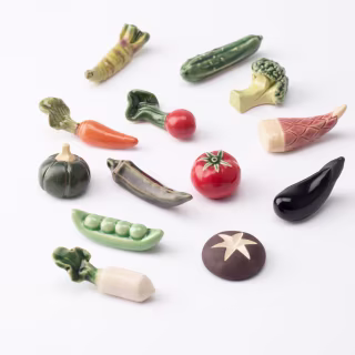 Ihoshiro Kiln Vegetable Series A Mino Ware Chopstick Rest
