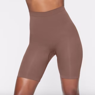 Skims Seamless Sculpt Mid Thigh Short