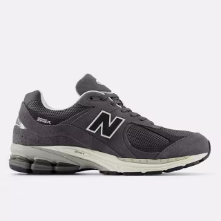 New Balance 2002R Sneakers