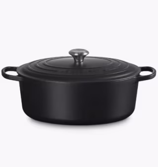 Le Creuset Signature 8-Quart Oval Dutch Oven