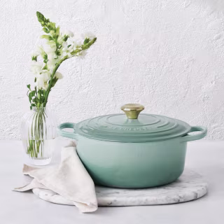 Le Creuset Signature Round Dutch Oven