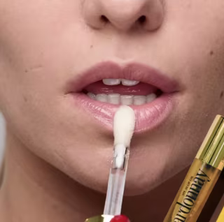 Vacation Chardonnay Lip Oil (SPF 30)