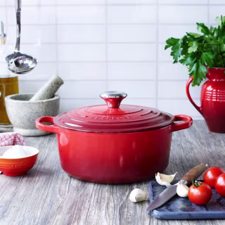 Le Creuset Signature Round Dutch Oven