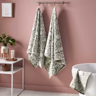 Threshold Performance Plus Bath Towel