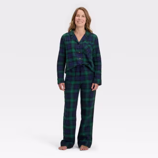 Wondershop Plaid Flannel Long Sleeve Shirt and Pants Holiday Family Pajamas