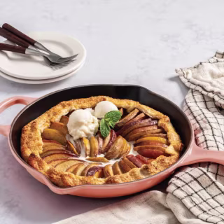 Le Creuset Signature Skillet