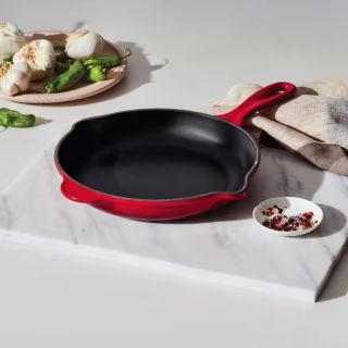Le Creuset Traditional Round Skillet