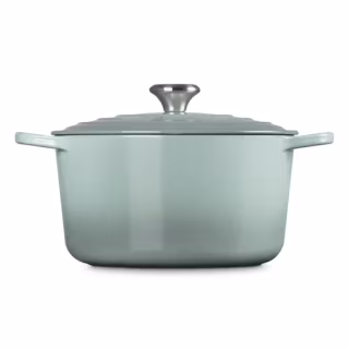 Le Creuset Signature Deep Round Dutch Oven