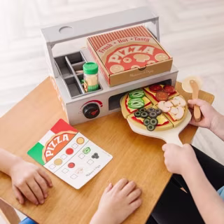 Melissa & Doug Top & Bake Wooden Pizza Counter