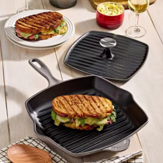 Le Creuset Traditional Square Skillet Grill and Panini Press Set