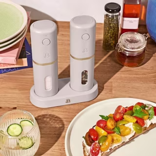 Beautiful Rechargeable Electric Salt and Pepper Grinder Set