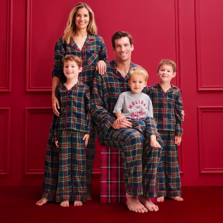 Wondershop Women's Holiday Plaid Flannel Pajama Set