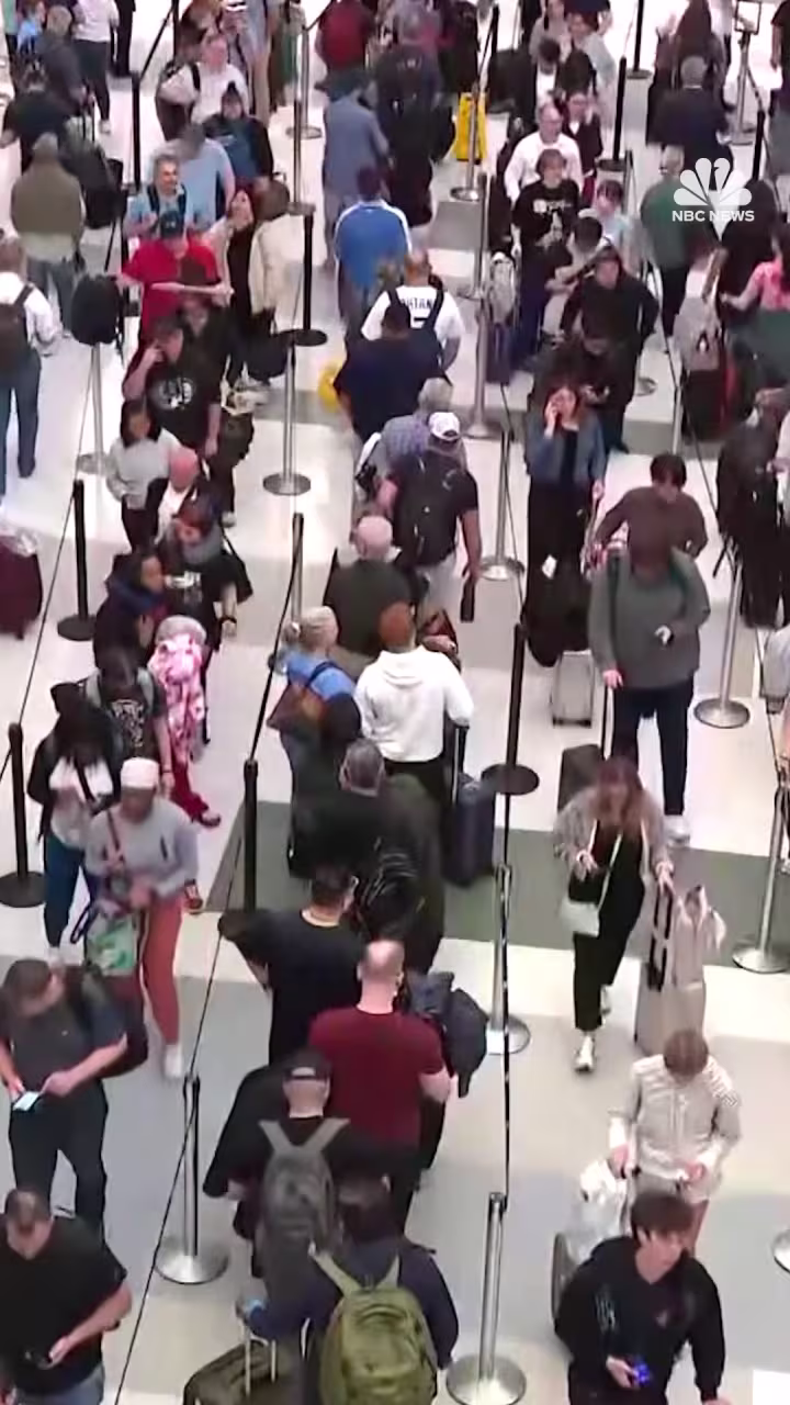 Funding fight for TSA continues as airport lines stay long