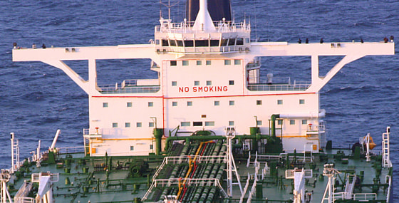 Image: Liberian-flagged oil tanker MV Sirius Star anchored off Somalia