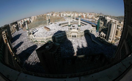 Image: Pilgrims at the Grand Mosque in Mecca