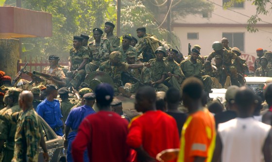 Image: Guinea soldiers patrol the streets of Conakry