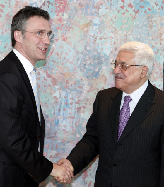 Image: Palestinian Authority President Mahmoud Abbas shakes hands with the Norwegian Prime Minister Jens Stoltenberg