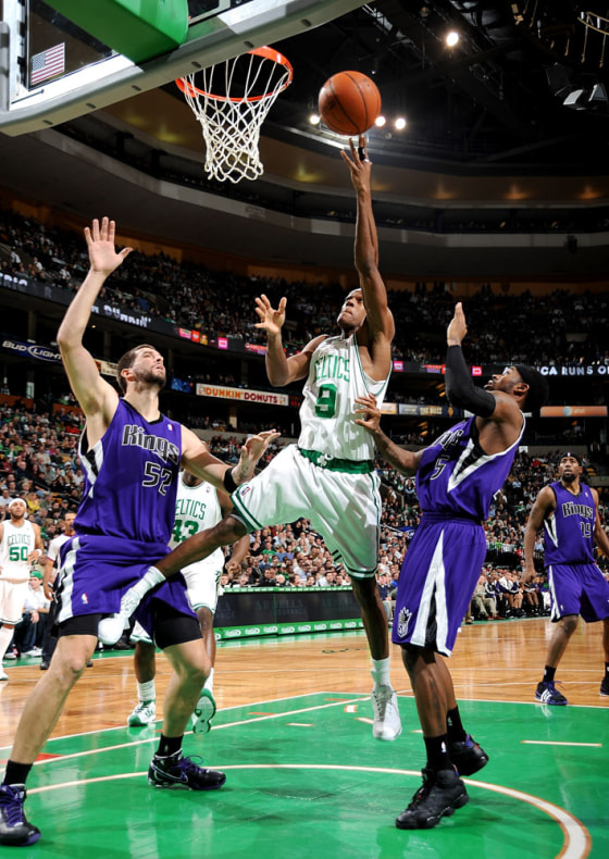 Image: Rajon Rondo lays it in the basket