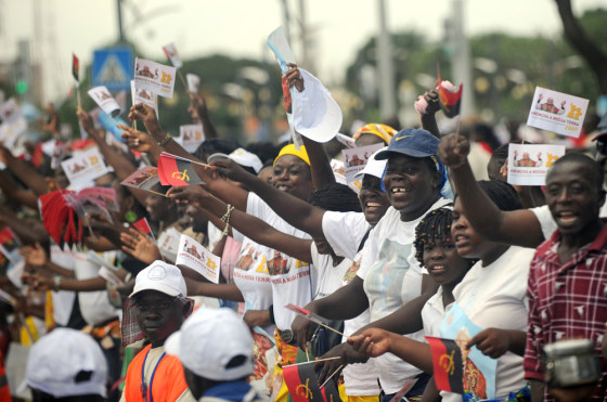 Image: Angolans welcome Pope Benedict XVI