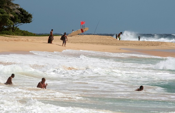 Image: Sandy Beach Park in Honolulu
