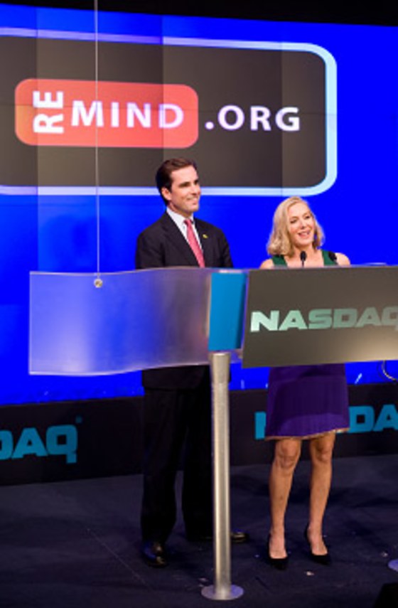 Image: Bob and Lee Woodruff ring the closing NASDAQ bell