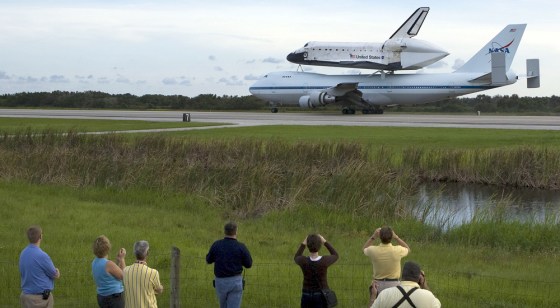 Image: Space Shuttle Atlantis Returns To KSC Atop Modified Boeing 747