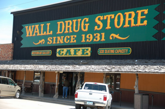 Image: WALL DRUG