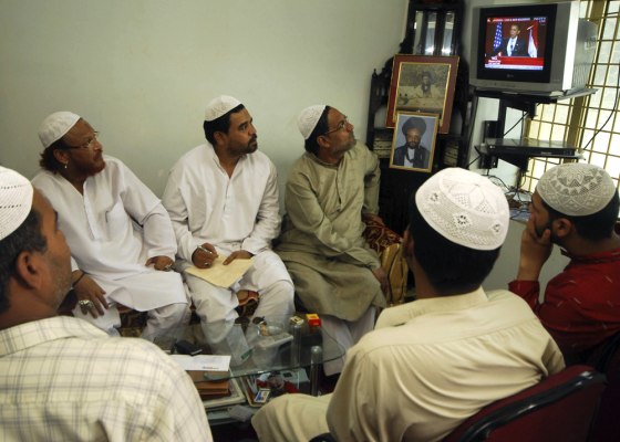 Image: Indian Muslims watch President Obama's speech in Cairo