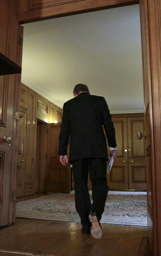 Image: Britain's Prime Minister Gordon Brown leaves a press conference in 10 Downing Street, in central London