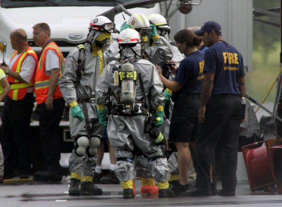 Image: Search crews at N.C. ConAgra plant