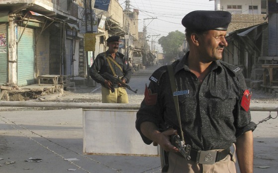 Image: Pakistani policemen