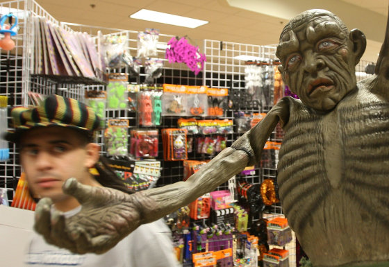 Image: Weak Economy Depresses Halloween Sales