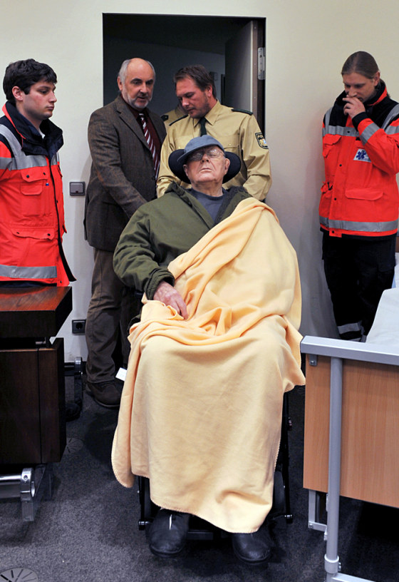 Survivor tells of Nazi camp at Demjanjuk trial
