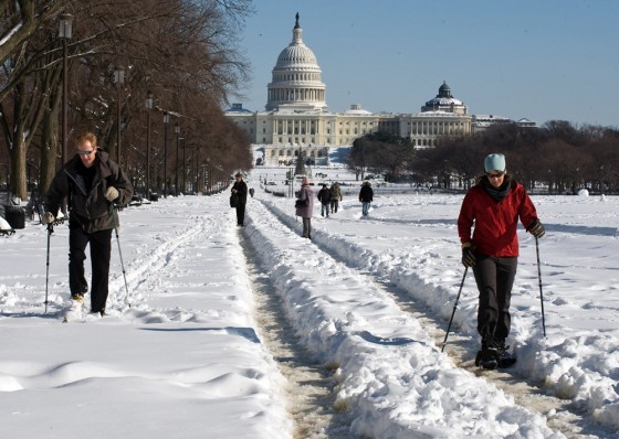 Image: People use skis and snow shoes on the National Mall
