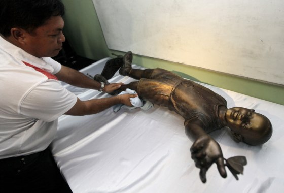 Image: Statue of President Barack Obama